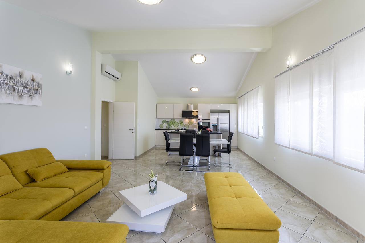 Apartmani Lukic Split Bagian luar foto