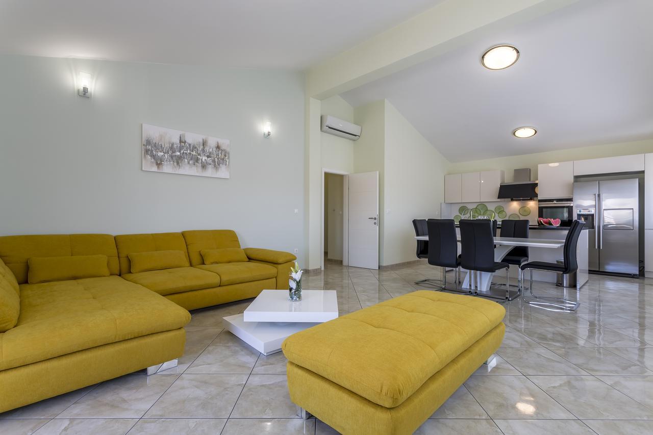 Apartmani Lukic Split Bagian luar foto