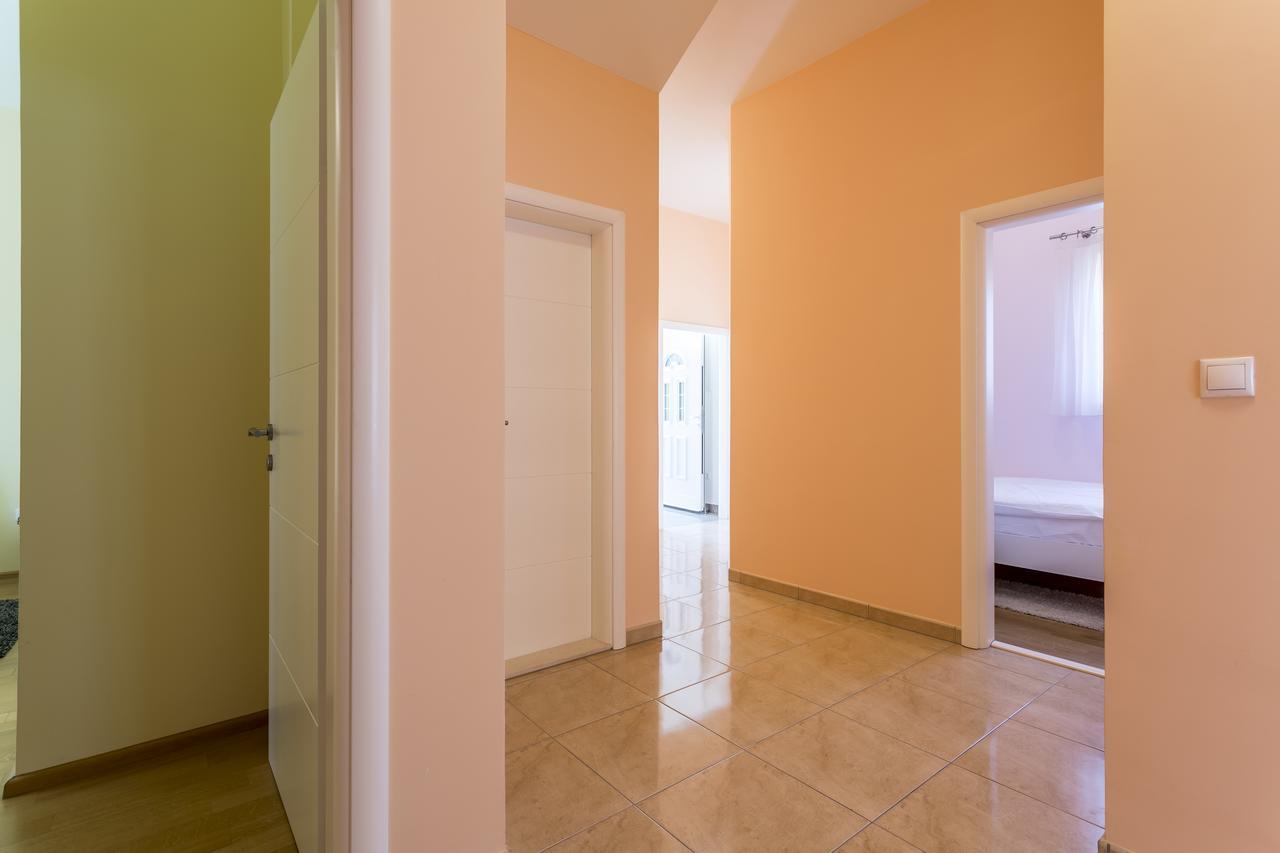 Apartmani Lukic Split Bagian luar foto