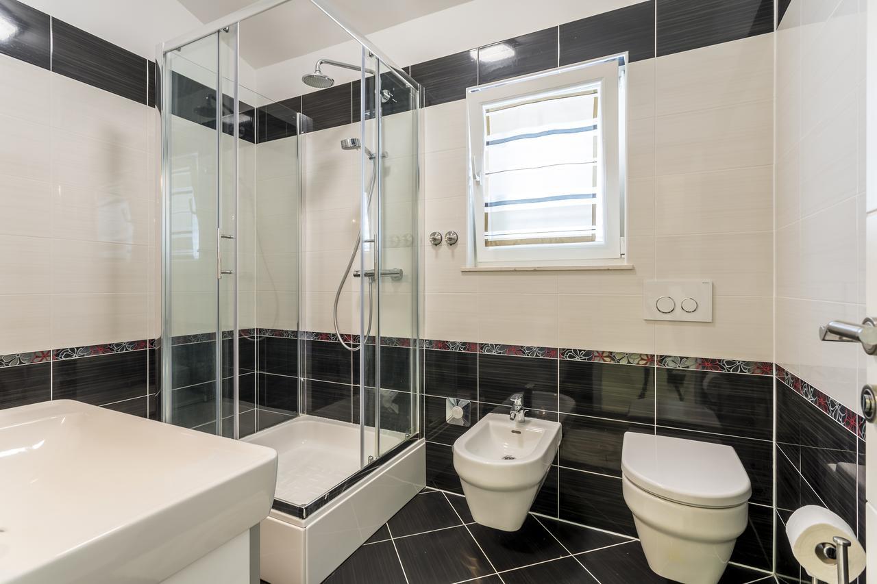 Apartmani Lukic Split Bagian luar foto